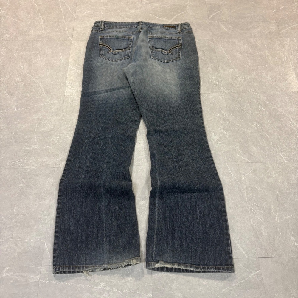 LEI Sophie Hipster Flare Jeans Medium Wash Blue Denim Y2K 32x32